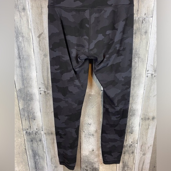 Lululemon Wunder Under Pant in Savasana Camo Size 6. - Picture 7 of 15
